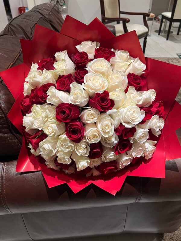 w-r rose bouquet flower delivery Toronto - Fresh arrangement by Laris Florist GTA