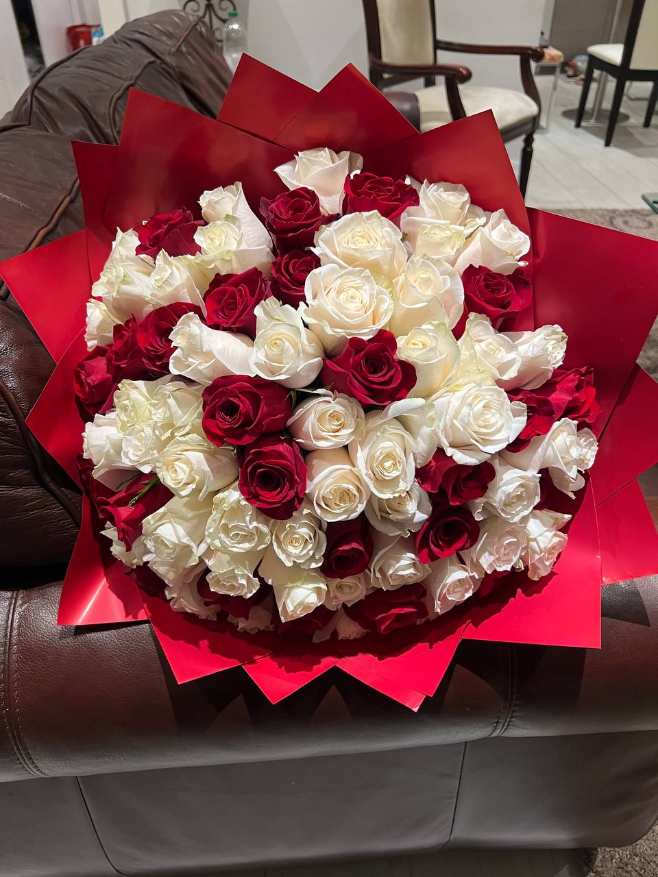w-r rose bouquet flower delivery Toronto - Fresh arrangement by Laris Florist GTA